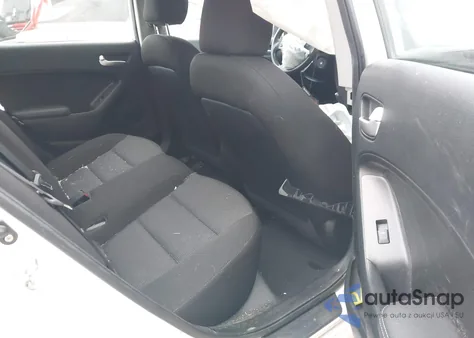 2017 Kia Forte Lx z USA, uszkodzony, nr VIN 3KPFK4A79HE073748